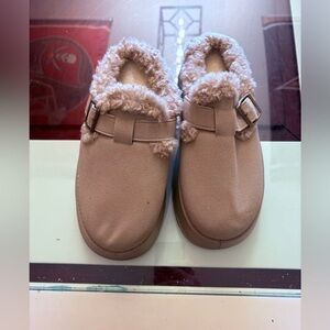 Platform Cozy Slippers Tan Faux Fur Lined Slip On Shoes Size EU 39 / US 8